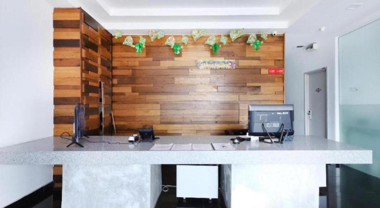 Iris Hotel Kajang Exterior photo
